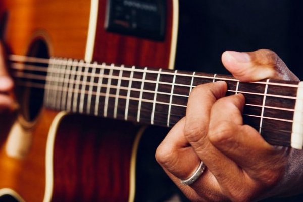 Luigi PEDRETTI, cours de guitare